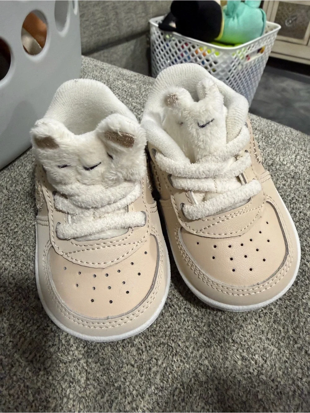 Nike Kids Beige and White Plush Lined Sneakers